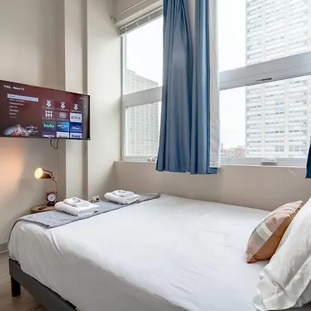 Apartment South Loop 2br Retreat Near Grant Park, Soldier Field, Adler Planetarium & Columbia College *