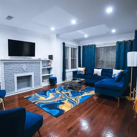 The Blue Golden Luxury Modern 3- Bedroom In
