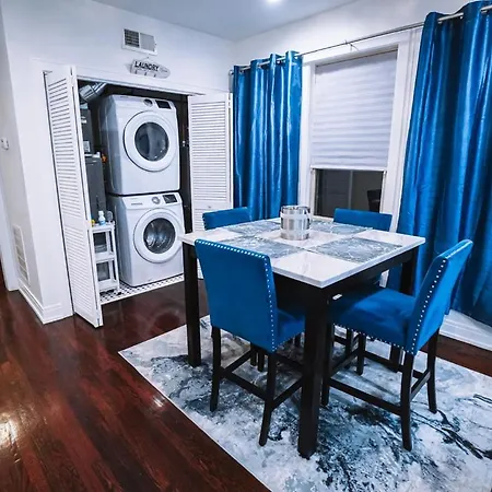 The Blue Golden Luxury Modern 3- Bedroom In Apartment