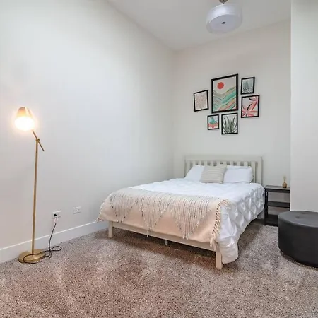 South Loop 3br Group Comfort Near Downtown, Grant Park, Soldier Field And Mccormick Place Chicago