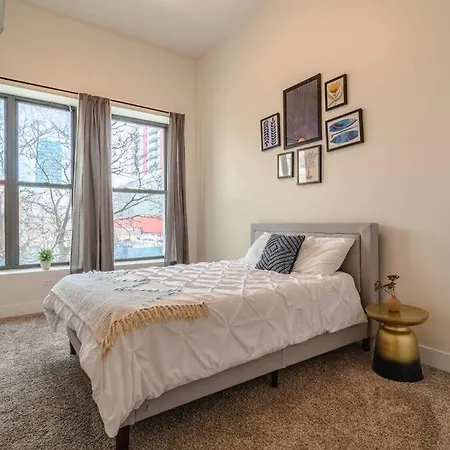 South Loop 3br Group Comfort Near Downtown, Grant Park, Soldier Field And Mccormick Place Apartment *