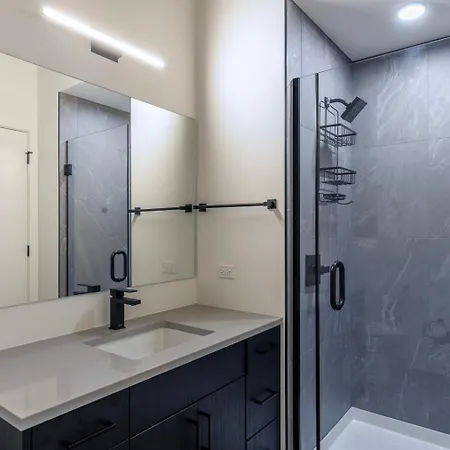 Apartment River North 1br W Pool Gym Nr Riverwalk L Chi-1030