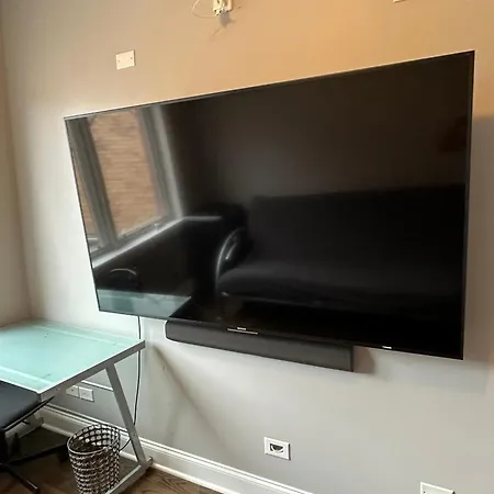 Wrigley Penthouse With Private Roof Deck And Parking Holiday home *