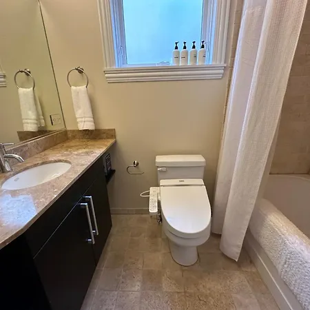 Wrigley Penthouse With Private Roof Deck And Parking Holiday home Chicago