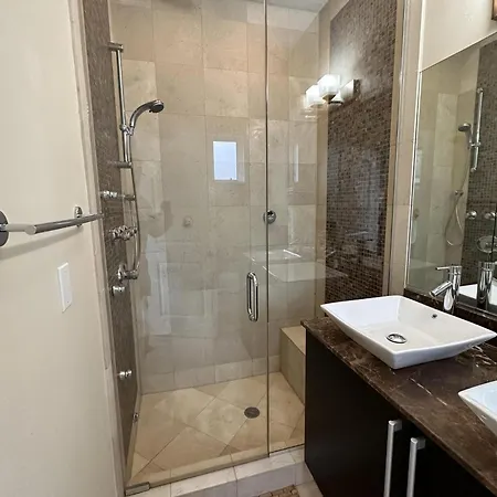 Wrigley Penthouse With Private Roof Deck And Parking Holiday home Chicago