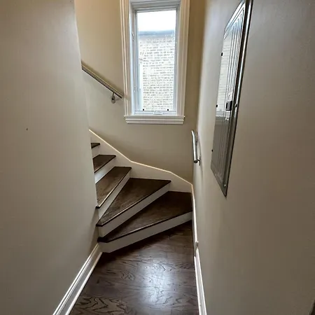 Wrigley Penthouse With Private Roof Deck And Parking