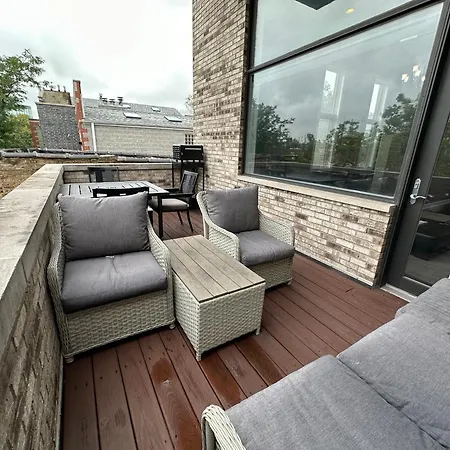 Wrigley Penthouse With Private Roof Deck And Parking