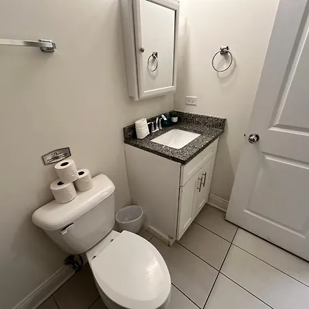 Holiday home West Town Hideaway Sleeps 18 With Parking!