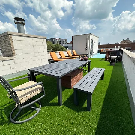Wrigley Penthouse With Private Roof Deck And Parking * Chicago