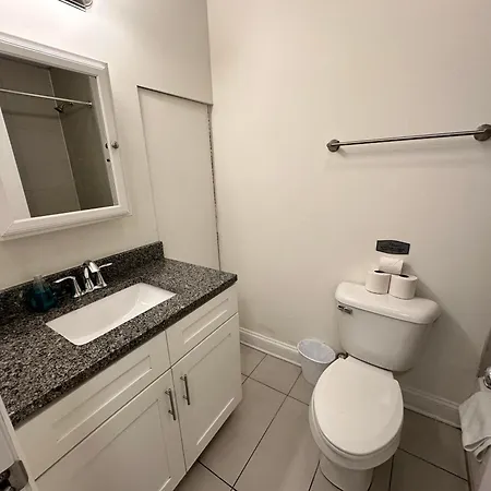 Holiday home West Town Hideaway Sleeps 18 With Parking! *
