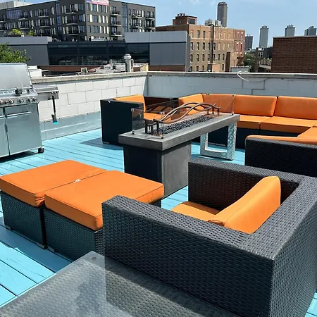 Wrigley Penthouse With Private Roof Deck And Parking *