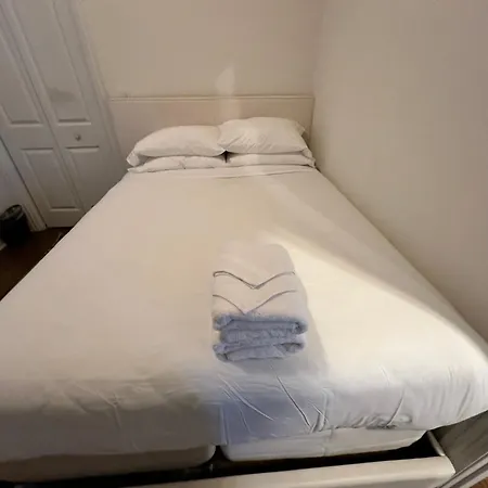 Holiday home West Town Hideaway Sleeps 18 With Parking! Chicago