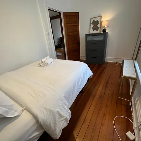 Vintage-modern Hideaway In Logan Square Holiday home *