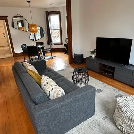 Vintage-modern Hideaway In Logan Square Holiday home