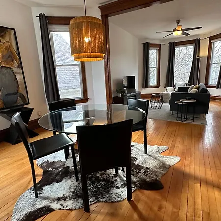 Holiday home Vintage-modern Hideaway In Logan Square *