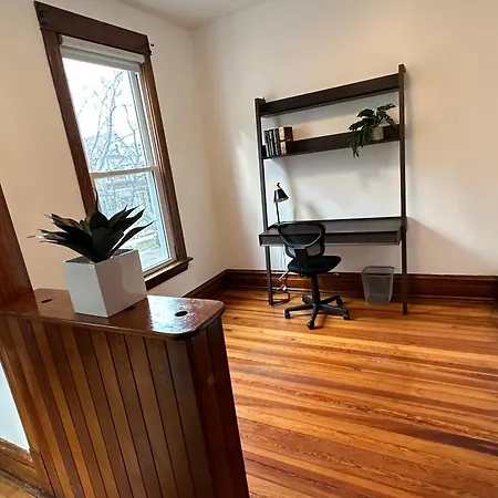 Vintage-modern Hideaway In Logan Square *
