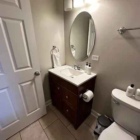 Trendy Wicker Park Loft With Parking Holiday home *