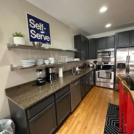 Trendy Wicker Park Loft With Parking Holiday home Chicago