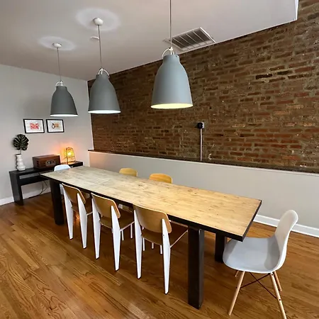 Trendy Wicker Park Loft With Parking Holiday home