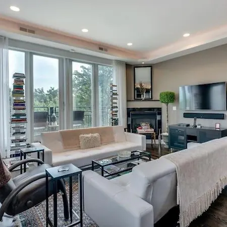 Upscale Penthouse Private Balcony *
