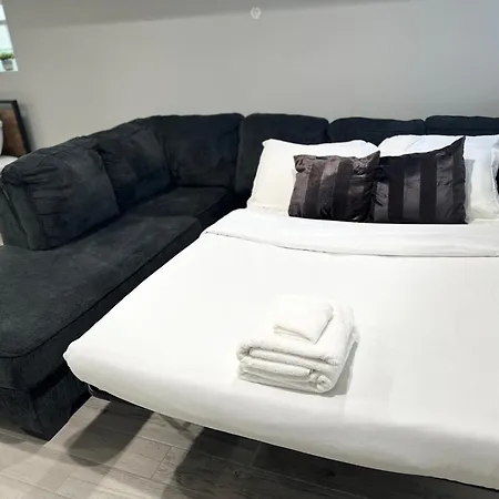 South Shore Retreat 5 Bedrooms & Entertainment