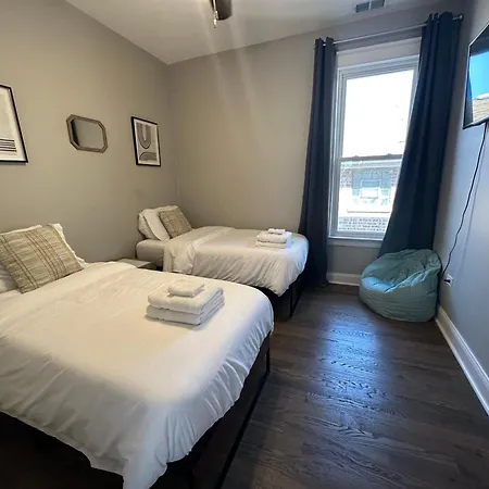 South Shore Retreat 5 Bedrooms & Entertainment Holiday home Chicago
