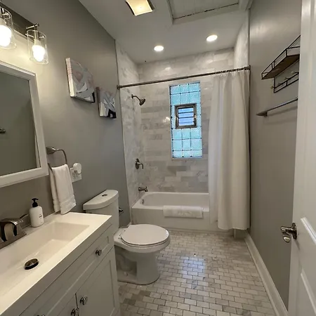 South Shore Retreat 5 Bedrooms & Entertainment