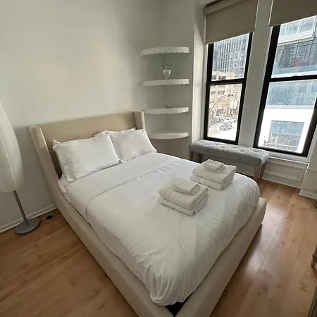 River North Hideaway With Amazing Views And Parking Holiday home