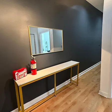 Holiday home River North Hideaway With Amazing Views And Parking Chicago
