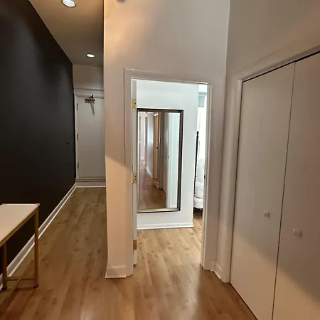 River North Hideaway With Amazing Views And Parking