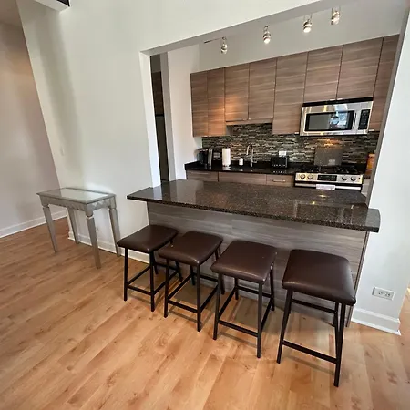 Holiday home River North Hideaway With Amazing Views And Parking Chicago