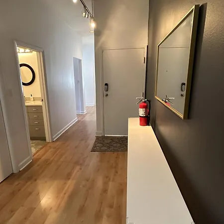 River North Hideaway With Amazing Views And Parking Holiday home
