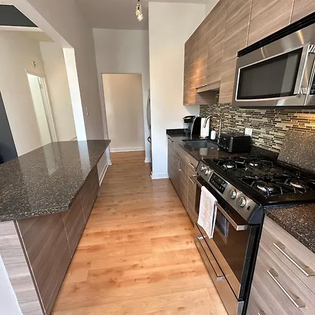 River North Hideaway With Amazing Views And Parking *