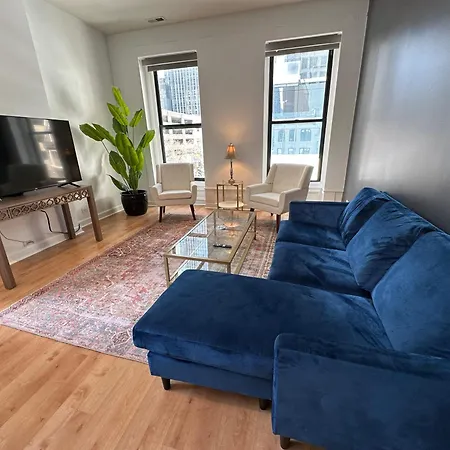 River North Hideaway With Amazing Views And Parking *
