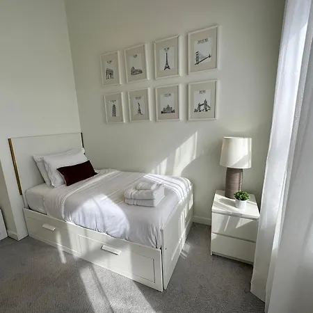 Old Town Pied-a-terre With Private Terrace And Parking! Holiday home