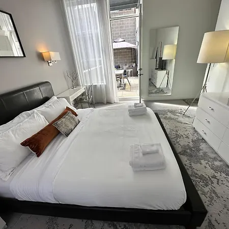 Holiday home Old Town Pied-a-terre With Private Terrace And Parking!