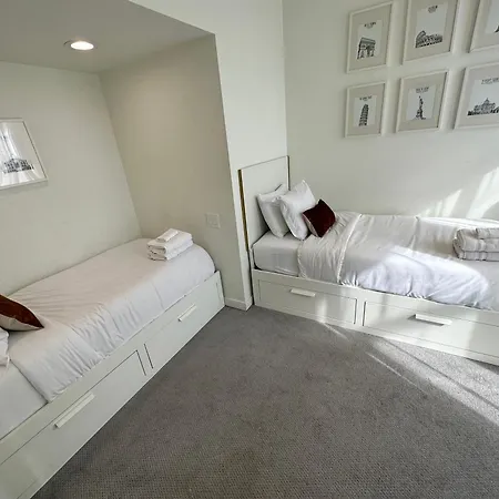 Old Town Pied-a-terre With Private Terrace And Parking! Holiday home *