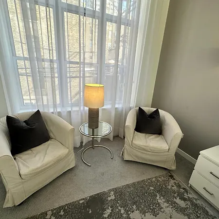 Old Town Pied-a-terre With Private Terrace And Parking! Holiday home *