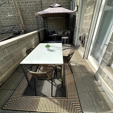 Old Town Pied-a-terre With Private Terrace And Parking! *