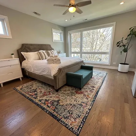 Holiday home Modern Sfh Near Mccormick Place & Soldier Field *