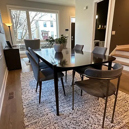 Modern Sfh Near Mccormick Place & Soldier Field *