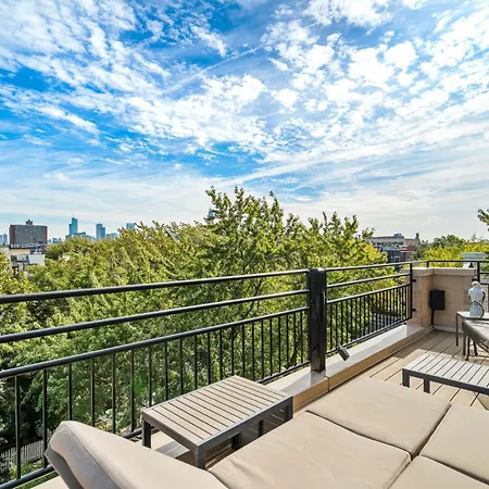 Luxe Penthouse With Theater And Amazing