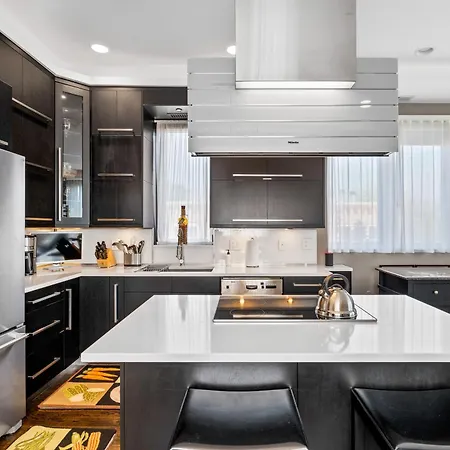 Luxe Penthouse With Theater And Amazing Holiday home