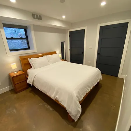 Logan Square Oasis Holiday home