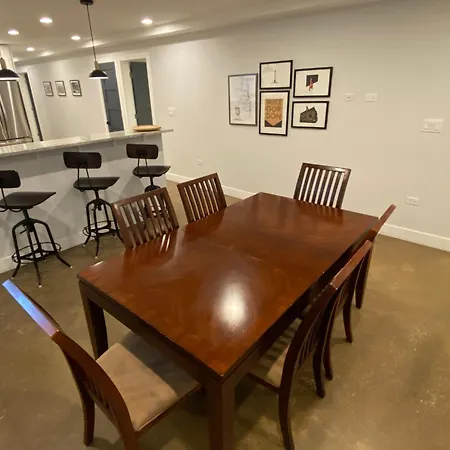 Holiday home Logan Square Oasis *