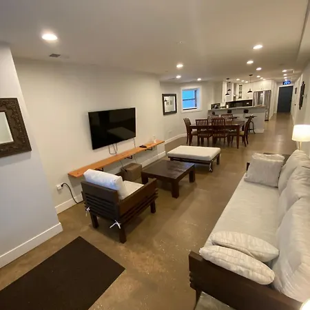 Logan Square Oasis Holiday home *