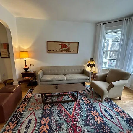 Holiday home Logan Square Hideaway *