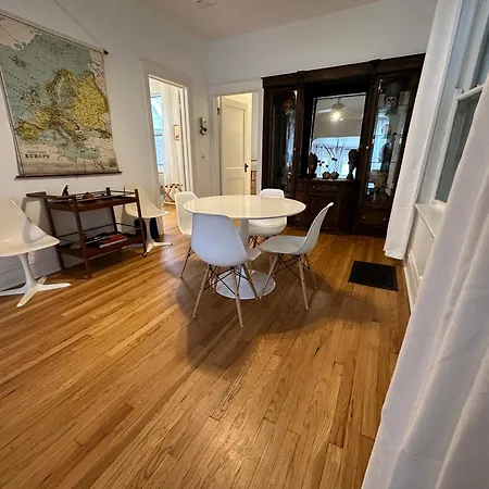 Logan Square Hideaway *