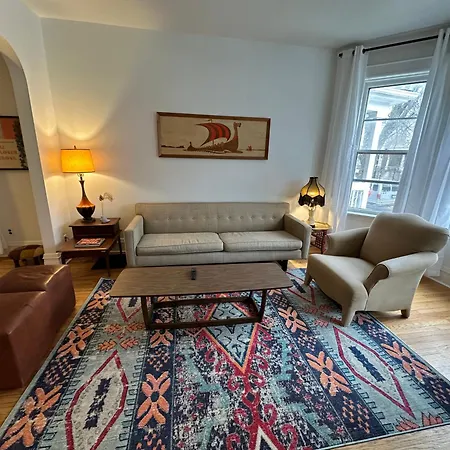 Holiday home Logan Square Hideaway