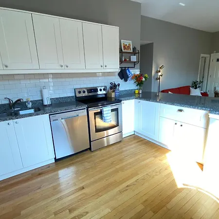 Holiday home Hidden Oasis In The Heart Of Lakeview *